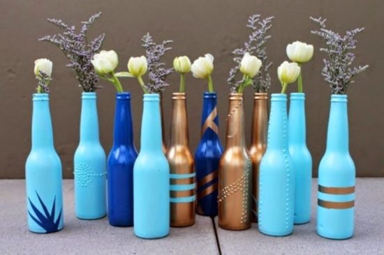 Vaze din sticle vopsite
