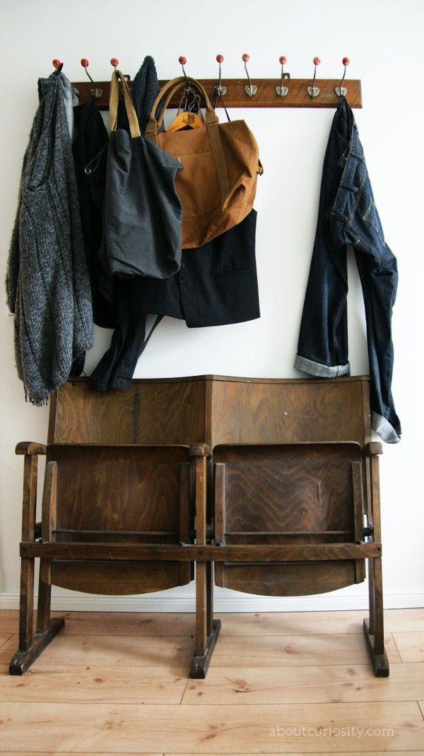 Scaune pliabile idee pentru un dressing in holul de la intrare