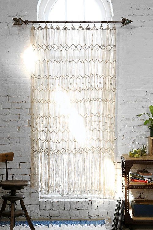 perdea alba, trasparenta cu modele traditionale