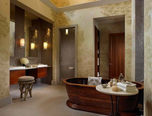 Pereti decorativi si casa placata cu lemn