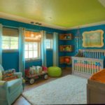 camera copil verde cu albastru