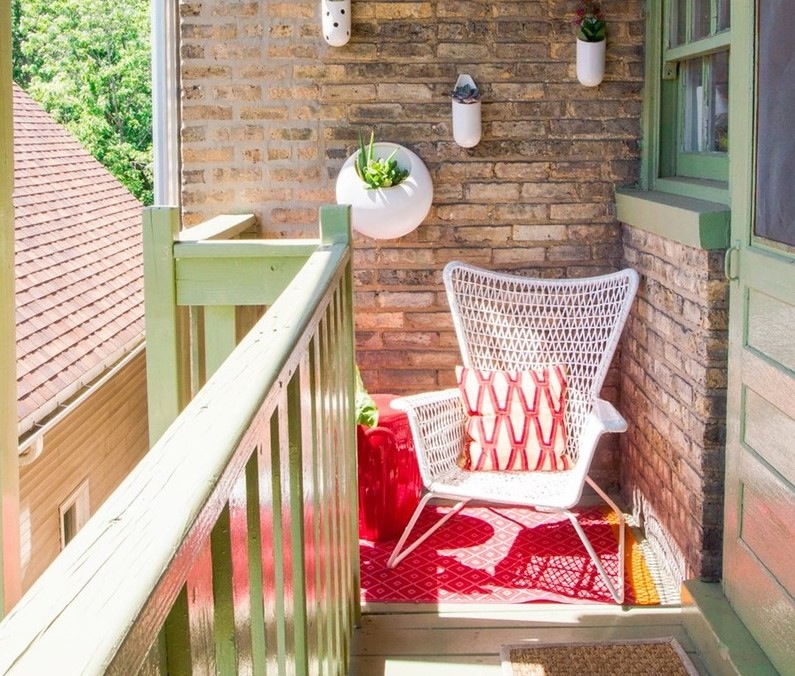 veranda decorata in stil modern
