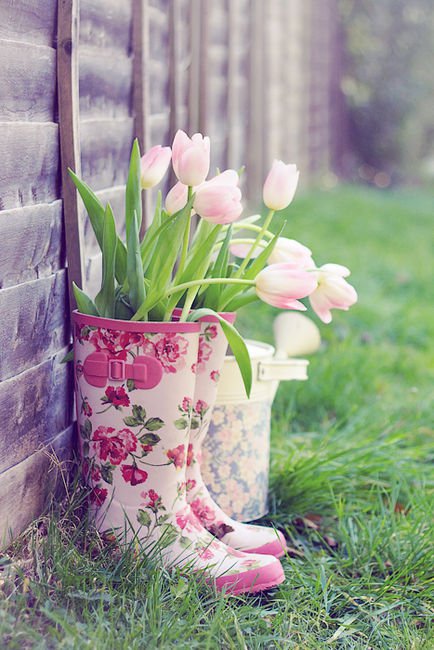 Ghivechi flori din cizme de cauciuc