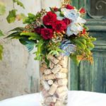 Vaza decorata cu dopuri de pluta