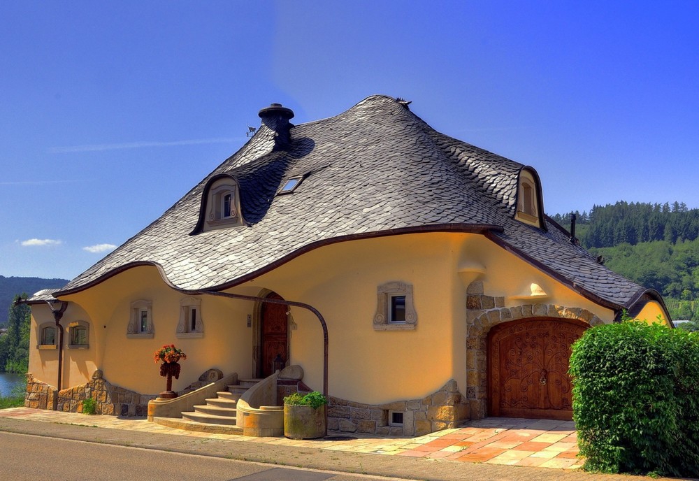 Casa din povesti