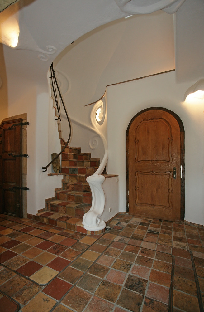 Hol cu scari casa de poveste